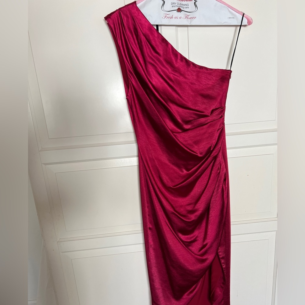 Elliatt One-Shoulder Burgundy Dress Size Small